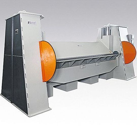 SBM 3000 × 20 – vollhydraulische Schwenkbiegemaschine für runde und konische Bauteile. SBM 3000 × 20 – vollhydraulische Schwenkbiegemaschine für runde und konische Bauteile.