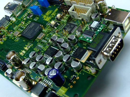 Die Serie „CAD-Design, Leiterplattentechnologie und Baugruppenproduktion“ veranschaulicht die wichtigsten und aktuellsten Aspekte bei der Entwicklung elektronischer Baugruppen Die Serie „CAD-Design, Leiterplattentechnologie und Baugruppenproduktion“ veranschaulicht die wichtigsten und aktuellsten Aspekte bei der Entwicklung elektronischer Baugruppen