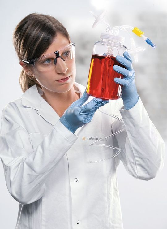 1 Der Einweg-Bioreaktor SuperSpinner D1000 ermöglicht durch sein Membranbegasungssystem höhere Ausbeuten. (Bilder: Sartorius Stedim Biotech) 1 Der Einweg-Bioreaktor SuperSpinner D1000 ermöglicht durch sein Membranbegasungssystem höhere Ausbeuten. (Bilder: Sartorius Stedim Biotech)