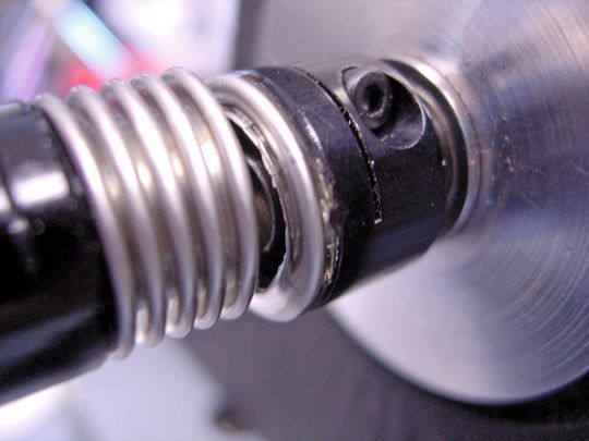 Wenn möglich vermeiden: Bei dieser Oldham-Kupplung hat das Verbindungsstück in Folge einer Drehmomentüberlastung versagt. (Bild: Ruland)