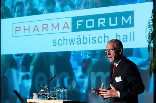 Über 200 Gäste aus der ganzen Welt trafen sich zum 3. Pharma Forum in Schwäbisch Hall. Themen waren aktuelle Branchentrends rund um die Abfüll- und Verpackungsprozesse. (Bild: Optima) Über 200 Gäste aus der ganzen Welt trafen sich zum 3. Pharma Forum in Schwäbisch Hall. Themen waren aktuelle Branchentrends rund um die Abfüll- und Verpackungsprozesse. (Bild: Optima)