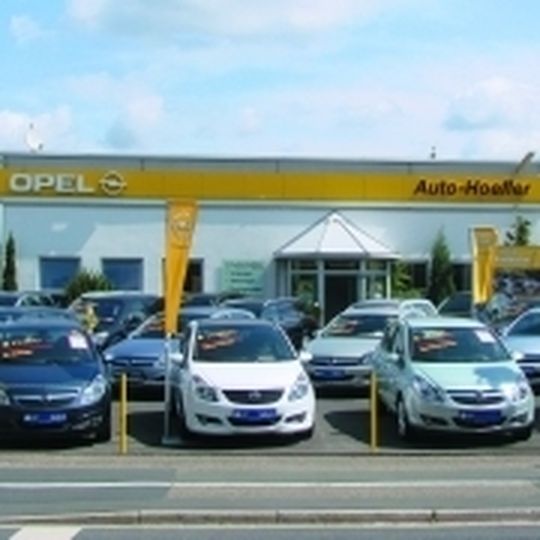 Der Opelhändler Auto-Hoefler in Erlangen. Der Opelhändler Auto-Hoefler in Erlangen.