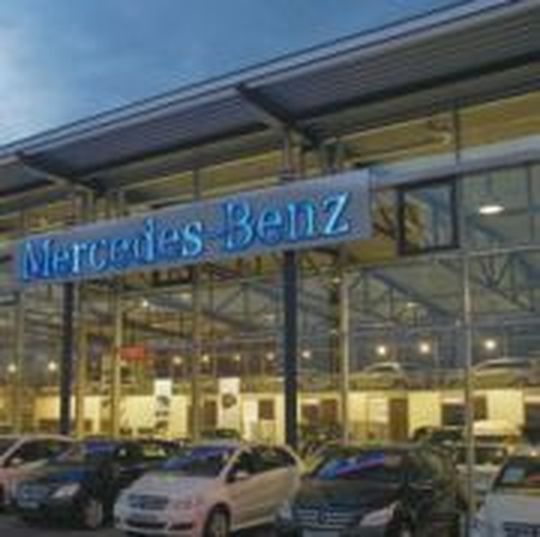 Das Ziel der Mercedes-Benz-Niederlassung Aachen ist klar formuliert: „Wir wollen das erste Haus am Platze sein“. Das Ziel der Mercedes-Benz-Niederlassung Aachen ist klar formuliert: „Wir wollen das erste Haus am Platze sein“.