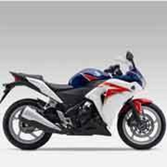 Kommt wie ein erwachsenes Bike daher: Hondas neuer Hoffnungsträger in der Einsteigerklasse! Kommt wie ein erwachsenes Bike daher: Hondas neuer Hoffnungsträger in der Einsteigerklasse!
