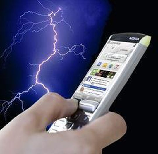 Die Vorteile mobiler Internet-Nutzung und App-Erweiterungen können sich auf dem Smartphone schnell zu Sicherheitsrisiken auswachsen. Die Vorteile mobiler Internet-Nutzung und App-Erweiterungen können sich auf dem Smartphone schnell zu Sicherheitsrisiken auswachsen.