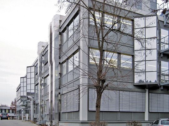 1 Der Umbau von bestehenden Gebäuden in Laborräume muss extrem sorgfältig geplant werden. (Bilder: Medigenomix) 1 Der Umbau von bestehenden Gebäuden in Laborräume muss extrem sorgfältig geplant werden. (Bilder: Medigenomix)