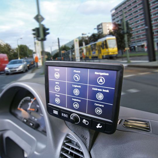 Zuverlässigkeit und Termineinhaltung sind die Maxime des Frischetransports. Bei der pünktlichen Auslieferung hilft ein effizientes Fuhrparksystem, das die direkte Kommunikation zwischen Disponenten und Fahrern ermöglicht. Bild: Bornemann Zuverlässigkeit und Termineinhaltung sind die Maxime des Frischetransports. Bei der pünktlichen Auslieferung hilft ein effizientes Fuhrparksystem, das die direkte Kommunikation zwischen Disponenten und Fahrern ermöglicht. Bild: Bornemann