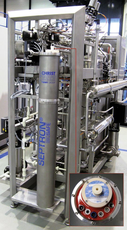 Die überarbeitete Version von Septron BioSafe gewährleistet ein hohes Maß an mikrobiologischer Sicherheit in Reinstwassersystemen. Der Einsatz in Osmotron-Erzeugeranlagen stellt eine zuverlässige Variante für die Produktion von Highly Purified Water (HPW) dar. (Bild: Christ Aqua Pharma & Biotech) Die überarbeitete Version von Septron BioSafe gewährleistet ein hohes Maß an mikrobiologischer Sicherheit in Reinstwassersystemen. Der Einsatz in Osmotron-Erzeugeranlagen stellt eine zuverlässige Variante für die Produktion von Highly Purified Water (HPW) dar. (Bild: Christ Aqua Pharma & Biotech)
