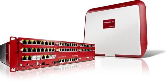 Die hybride Telefonanlage „Elmeg 600“ von Funkwerk Enterprise Communications (FEC) ist in Racks einbaufähig. Die hybride Telefonanlage „Elmeg 600“ von Funkwerk Enterprise Communications (FEC) ist in Racks einbaufähig.