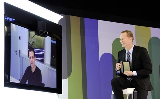 Michael Ganser war auf der Cisco Expo via TelePresence live im Gespräch mit Oliver Bierhoff Michael Ganser war auf der Cisco Expo via TelePresence live im Gespräch mit Oliver Bierhoff