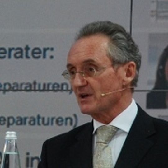 Franz Thurner, Leiter Aftersales bei BMW, dankte den BMW-Servicepartnern für ihre guten Leistungen. Franz Thurner, Leiter Aftersales bei BMW, dankte den BMW-Servicepartnern für ihre guten Leistungen.