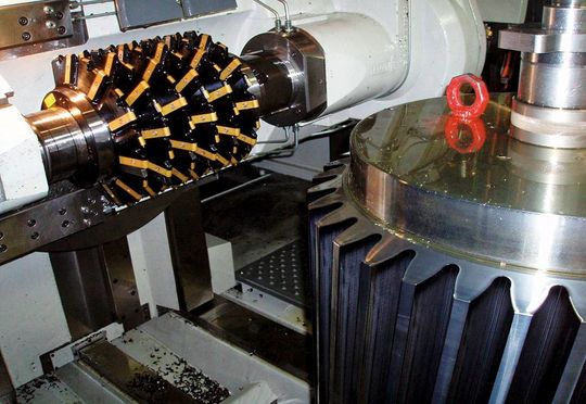 Wälzfräser mit Wendeschneidplatten für die Bearbeitung von großen Zahnrädern. (Bild: Sandvik Coromant)