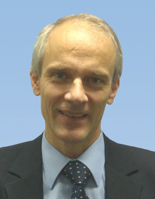 Dr. Jürgen Barg, Leiter Branchenstrategie bei Bosch Rexroth: "Rexroth hat bei der Neufassung dieser Norm mitgewirkt und dabei sein Know-how aus mehr als einem halben Jahrhundert Entwicklungs- und Praxiserfahrung mit dieser Technologie eingebracht" (Bild: Bosch Rexroth) Dr. Jürgen Barg, Leiter Branchenstrategie bei Bosch Rexroth: "Rexroth hat bei der Neufassung dieser Norm mitgewirkt und dabei sein Know-how aus mehr als einem halben Jahrhundert Entwicklungs- und Praxiserfahrung mit dieser Technologie eingebracht" (Bild: Bosch Rexroth)