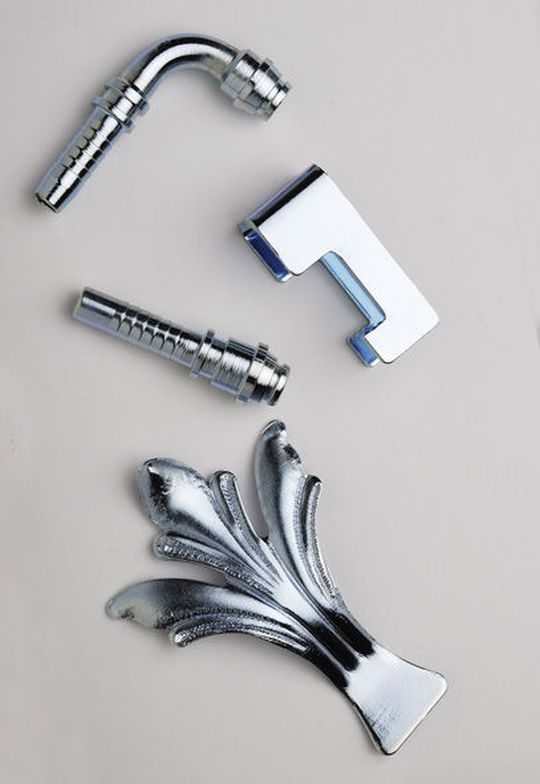 Mit Surtec erweitert Freudenberg sein Angebot unter anderem um Produkte zur Metalloberflächen-Behandlung. (Bild: Surtec) Mit Surtec erweitert Freudenberg sein Angebot unter anderem um Produkte zur Metalloberflächen-Behandlung. (Bild: Surtec)