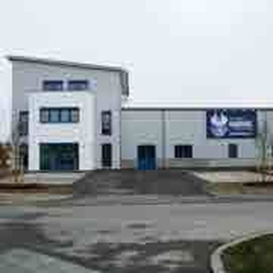 Das neue Domizil von BMW Hornig in Cham. Das neue Domizil von BMW Hornig in Cham.