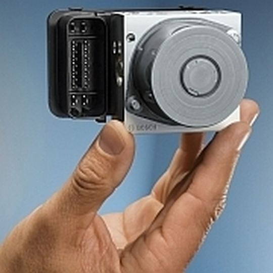 Das neue Bosch-ABS 9 plus ist kaum größer als eine Zigarettenschachtel. Das neue Bosch-ABS 9 plus ist kaum größer als eine Zigarettenschachtel.