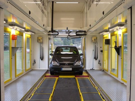 Stratus Avance sorgt für Hochverfügbarkeit bei der digitalen Autodiagnose des ADAC Niedersachsen/Sachsen-Anhalt (im Bild: Diagnose-Truck für Pkws und Kleintransporter). Stratus Avance sorgt für Hochverfügbarkeit bei der digitalen Autodiagnose des ADAC Niedersachsen/Sachsen-Anhalt (im Bild: Diagnose-Truck für Pkws und Kleintransporter).