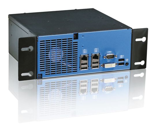 Bild 1: Dank der zweiten Interfaceseite ist der Box-PC ohne zusätzlichen Verkabelungsaufwand zuverlässig in Maschinenkonzepte integrierbar. (Bild: Kontron)