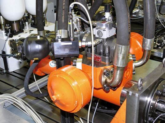 Bei der Entwicklung eines Freikolben-Linear-generators simuliert der Hydraulikzylinder die Kraft- und Bewegungsverläufe verschiedener Komponenten, steuert die Kolbenbewegung im Gesamtsystem. und übernimmt passive Sicherheitsfunktionen.