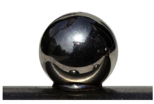 Das Kugelschweißsystem ermöglicht das Aufschweißen von legierten und unlegierten Stahlkugeln von 2 - 12 mm Durchmesser auf metallische Werkstücke aller Art. (Bild: Heinz Soyer)