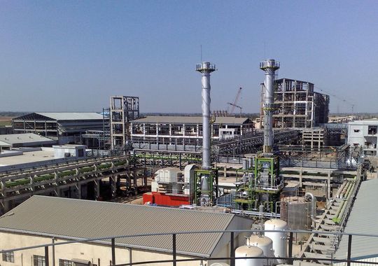 Der Spezialchemie-Konzern Lanxess hat in Jhagadia eine Anlage für Ionenaustauscher eröffnet. Der Standort im Bundesstaat Gujarat gelegen, wird zukünftig der größte Produktionsstandort für das Unternehmen in Indien. Die neue Rubber Chemicals-Anlage wurde bereits in Betrieb genommen. (Bild: Lanxess) Der Spezialchemie-Konzern Lanxess hat in Jhagadia eine Anlage für Ionenaustauscher eröffnet. Der Standort im Bundesstaat Gujarat gelegen, wird zukünftig der größte Produktionsstandort für das Unternehmen in Indien. Die neue Rubber Chemicals-Anlage wurde bereits in Betrieb genommen. (Bild: Lanxess)