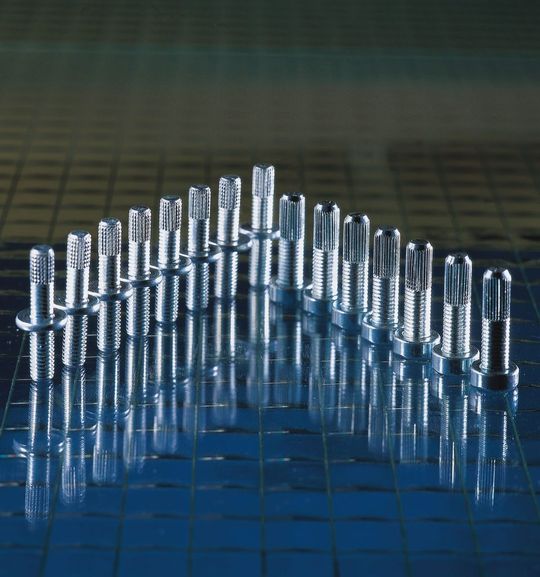 Die Tripress-Einpressbolzen von Arnold Umformtechnik können in Kunststoffe und Leichtmetall eingepresst werden. Bild: Arnold Umformtechnik Die Tripress-Einpressbolzen von Arnold Umformtechnik können in Kunststoffe und Leichtmetall eingepresst werden. Bild: Arnold Umformtechnik