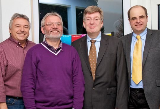 v.l. Erich Jellinek, Direktor Sales & Marketing, logi.cals Austria; Dieter Goltz, Geschäftsführer logi.cals Germany; Uwe Mester, Vertriebsleiter Deutschland, logi.cals Germany; Heinrich Steininger, Geschäftsführer logi.cals Austria v.l. Erich Jellinek, Direktor Sales & Marketing, logi.cals Austria; Dieter Goltz, Geschäftsführer logi.cals Germany; Uwe Mester, Vertriebsleiter Deutschland, logi.cals Germany; Heinrich Steininger, Geschäftsführer logi.cals Austria