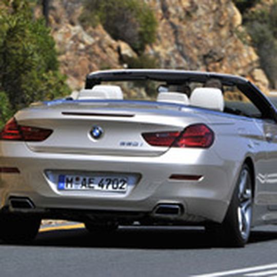 BMW 650i Cabrio: breit, flach und gestreckt. BMW 650i Cabrio: breit, flach und gestreckt.