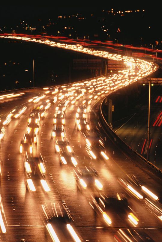 Schneller Datenverkehr kennt viele Behinderungen - vor allem die anderen. Schneller Datenverkehr kennt viele Behinderungen - vor allem die anderen.