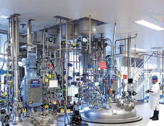 The reactors are a key equipment component: In addition to stainless steel and alloys, there is hastelloy for temperatures down to –120 °C and steel enamel for reactions involving hydrochlorides. The picture shows the reactor level of the new cGMP operation. (Pictures: Lanxess) The reactors are a key equipment component: In addition to stainless steel and alloys, there is hastelloy for temperatures down to –120 °C and steel enamel for reactions involving hydrochlorides. The picture shows the reactor level of the new cGMP operation. (Pictures: Lanxess)