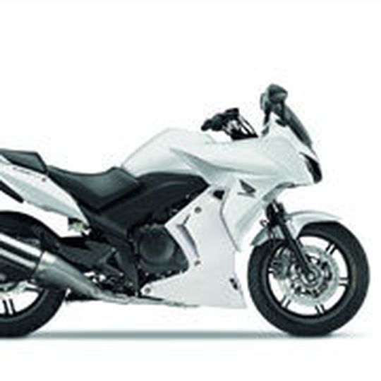 Aufgehübschtes Sondermodell zum Jubiläum: Hondas CBF 1000 F. Aufgehübschtes Sondermodell zum Jubiläum: Hondas CBF 1000 F.