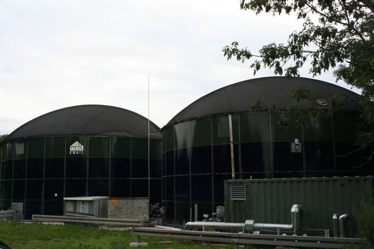Die runderneuerte Biogasanlage mit aktueller Steuerungstechnik (Bild: GDC)