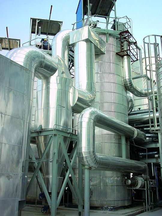 This thermal oil heater with air preheater made by HTT energy systems operates at 300 °C and uses Lanxess Diphyl THT heat transfer oil. This thermal oil heater with air preheater made by HTT energy systems operates at 300 °C and uses Lanxess Diphyl THT heat transfer oil.