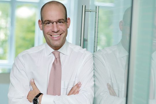 „Mit der Übernahme der drei Unternehmen setzen wir den ersten Schritt im Sinne unserer Unternehmensstrategie, neue Märkte zu erschließen und durch Innovationskraft weiterzuentwickeln“, erklärt Axel Kühner, CEO der Greiner Holding AG. (Bild: Greiner) „Mit der Übernahme der drei Unternehmen setzen wir den ersten Schritt im Sinne unserer Unternehmensstrategie, neue Märkte zu erschließen und durch Innovationskraft weiterzuentwickeln“, erklärt Axel Kühner, CEO der Greiner Holding AG. (Bild: Greiner)