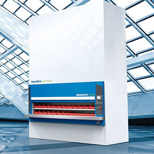 Der Megamat RS etwa ist sowohl als eigenständiges Lagerelement als auch im Verbund mehrerer Systeme innerhalb einer komplexen Lagerhaltung einsetzbar. Bild: Kardex Der Megamat RS etwa ist sowohl als eigenständiges Lagerelement als auch im Verbund mehrerer Systeme innerhalb einer komplexen Lagerhaltung einsetzbar. Bild: Kardex