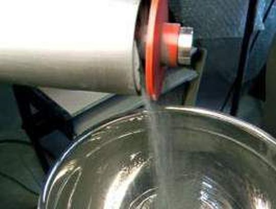 Die Dosierschnecke Precidos bei der Dosierung im Feinstrom. (Bild: Solids Solutions Group) Die Dosierschnecke Precidos bei der Dosierung im Feinstrom. (Bild: Solids Solutions Group)