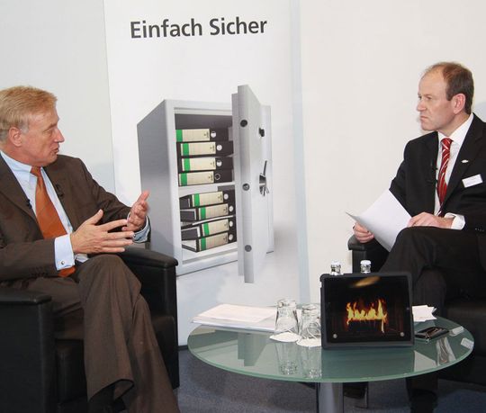 DiKOM Nord: Ole von Beust und Christian Konhäuser im Forum eVergabe DiKOM Nord: Ole von Beust und Christian Konhäuser im Forum eVergabe