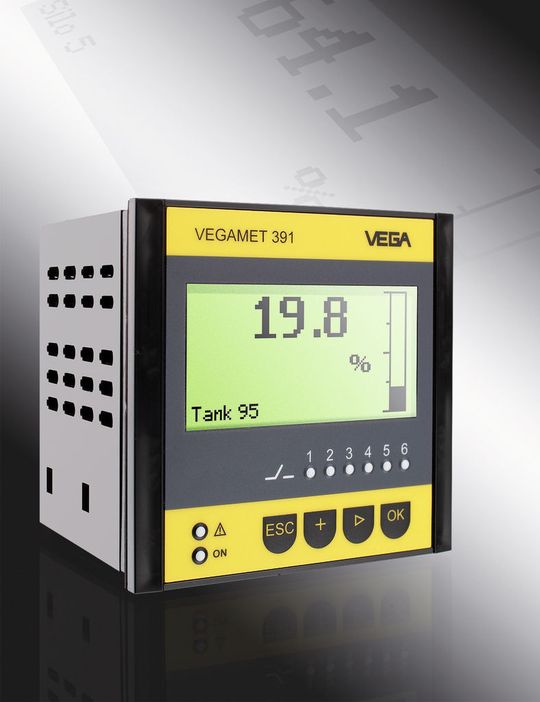 Das Auswertgerät Vegamet 391 verarbeitet Messwerte, versorgt den Sensor mit Energie, fungiert als Trennbarriere oder stellt als Gateway die Verbindung zu Ethernet und Modem her. (Bild: Vega)