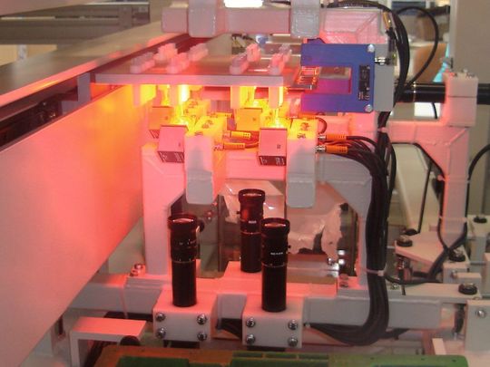 Wer Unikate wie diese kundenspezifische Anlage zur Pipetteninspektion konstruiert und baut, benötigt nicht nur viele, sondern auch sehr unterschiedliche mechanische Konstruktionselemente. (Bild: Hekuma) Wer Unikate wie diese kundenspezifische Anlage zur Pipetteninspektion konstruiert und baut, benötigt nicht nur viele, sondern auch sehr unterschiedliche mechanische Konstruktionselemente. (Bild: Hekuma)