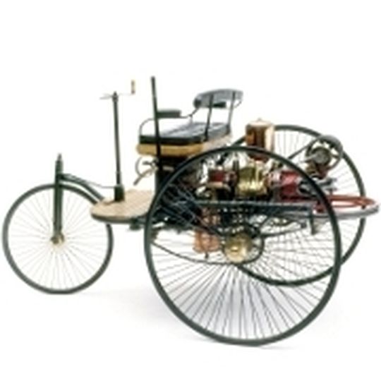 Die Patentanmeldung des Motorwagens von Carl Benz war 1886 die Geburtsstunde des modernen Automobils. Die Patentanmeldung des Motorwagens von Carl Benz war 1886 die Geburtsstunde des modernen Automobils.