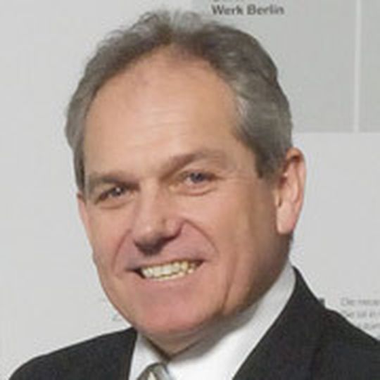Hermann Bohrer eröffnete heute mit dem IVM-Präsidium die Dortmunder „Motorräder 2011“. Hermann Bohrer eröffnete heute mit dem IVM-Präsidium die Dortmunder „Motorräder 2011“.