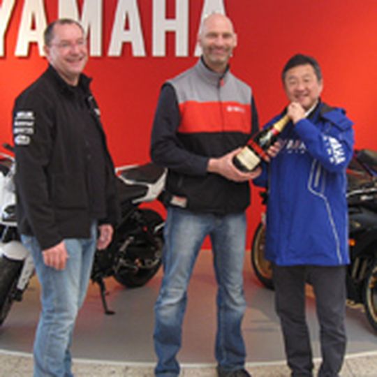 Yamaha hoch drei (v.li.): Uwe Zahnhausen, Volker Ringelmann und Minoru Morimoto. Yamaha hoch drei (v.li.): Uwe Zahnhausen, Volker Ringelmann und Minoru Morimoto.