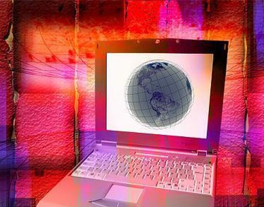 Fehler vs. Features: Unternehmen sollten Open-Source-Quellcode auf mögliche Hintertüren und Schwachstellen testen. Fehler vs. Features: Unternehmen sollten Open-Source-Quellcode auf mögliche Hintertüren und Schwachstellen testen.