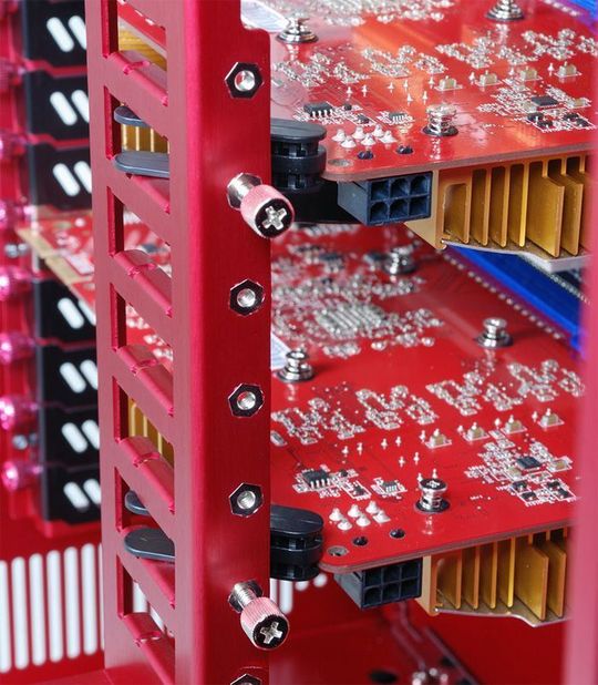 Aus dem Innenleben der Workstation Cryo Octane EDP-WS X5680; Bild: Cryo Aus dem Innenleben der Workstation Cryo Octane EDP-WS X5680; Bild: Cryo