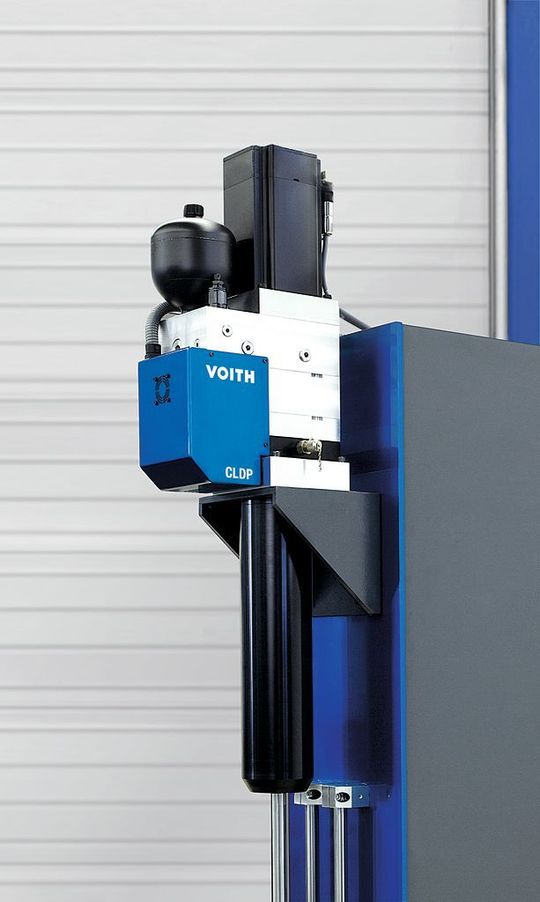 Trotz fehlender Ventiltechnik und separatem Motorpumpenantrieb bietet diese Linear- achse allle Vorteile eines hydraulischen Antriebssystems. (Bild: Voith Turbo)