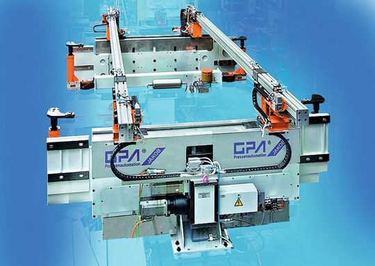 Herzstück der von GPA-Jakob entwickelten elektronischen Transfers für das Audi-Retrofitprojekt sind die erstmals eingesetzten antriebsbasierten Motion-Control-Systeme Simotion D445 von Siemens mit darauf abgestimmten Antrieben Sinamics S120. Bild: GPA-Jakob Herzstück der von GPA-Jakob entwickelten elektronischen Transfers für das Audi-Retrofitprojekt sind die erstmals eingesetzten antriebsbasierten Motion-Control-Systeme Simotion D445 von Siemens mit darauf abgestimmten Antrieben Sinamics S120. Bild: GPA-Jakob