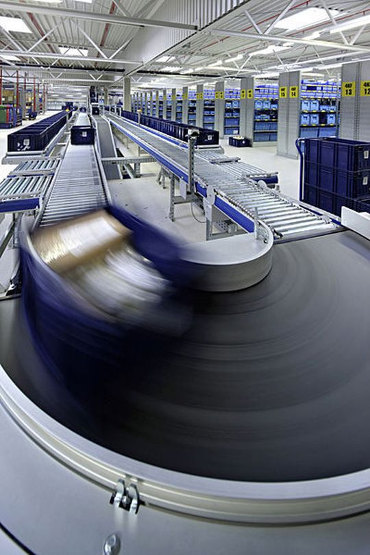 Im neuen MAN Logistics Center in Salzgitter wurden alle Intralogistik-Systeme auf die spezifischen Anforderungen im Bereich Nutzfahrzeuge zugeschnitten. Bild: I+O Im neuen MAN Logistics Center in Salzgitter wurden alle Intralogistik-Systeme auf die spezifischen Anforderungen im Bereich Nutzfahrzeuge zugeschnitten. Bild: I+O