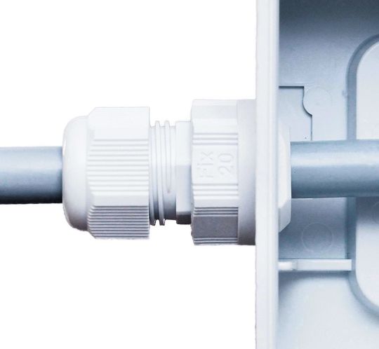 Mit der Kabelverschraubung Perfect Fix entfällt die Montage einer Kontermutter im Gehäuseinneren. Bild: Jacob Mit der Kabelverschraubung Perfect Fix entfällt die Montage einer Kontermutter im Gehäuseinneren. Bild: Jacob