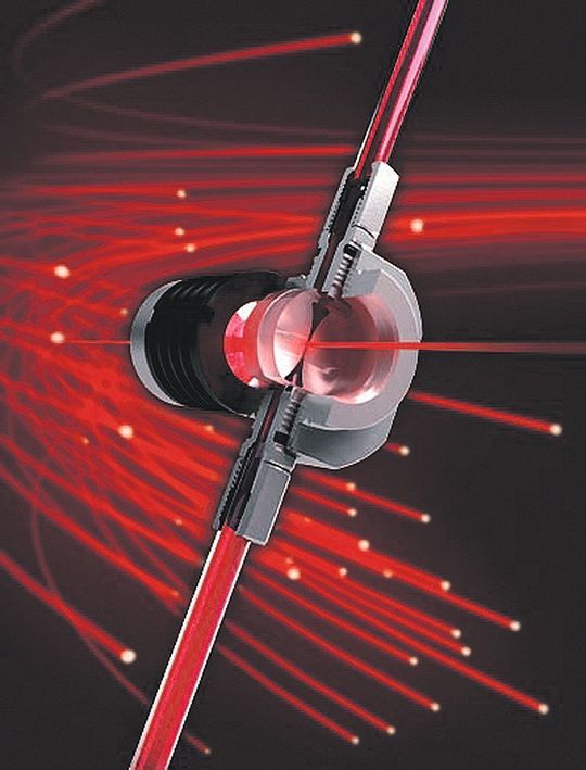 Optische Partikelzähler kommen bei der Kontaminationsanalyse von Flüssigkeiten zum Einsatz; mit einem neu entwickelten Sensor werden jetzt noch kleinere Partikel erkannt. Bild: Pamas Optische Partikelzähler kommen bei der Kontaminationsanalyse von Flüssigkeiten zum Einsatz; mit einem neu entwickelten Sensor werden jetzt noch kleinere Partikel erkannt. Bild: Pamas