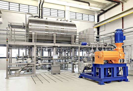 Der Prozesspumpen-Prüfstand entspricht dem neuesten Stand der Technik. Für jede geprüfte Pumpe werden die Daten automatisch generiert und spezifische Prüfdokumente erstellt. (Bild: Prominent) Der Prozesspumpen-Prüfstand entspricht dem neuesten Stand der Technik. Für jede geprüfte Pumpe werden die Daten automatisch generiert und spezifische Prüfdokumente erstellt. (Bild: Prominent)